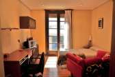 Estudio amueblado con calefacci�n y agua caliente