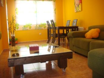 Piso amuebaldo, electrod. Estilo moderno - Sal�n