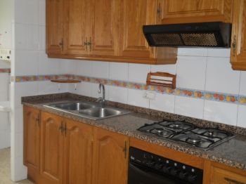 Bonito y c�ntrico piso en les roquetes - Cocina