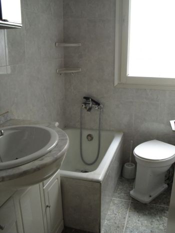 Manresa. Carrer bailen. 2 habitaciones. Balc�n - Ba�o