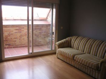 Piso atico 1d amueblado - Sal�n