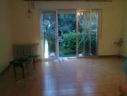 Chalet adosado con bonito jard�n