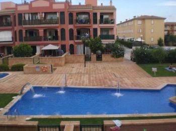 Planta baja con gran jard�n - Piscina