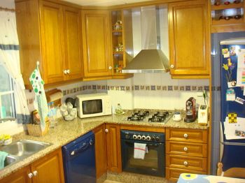 Piso c�ntrico, ascensor, trastero, aire, electrod,muebles.