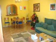 Piso c�ntrico, ascensor, trastero, aire, electrod,muebles.