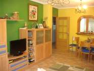 Piso c�ntrico, ascensor, trastero, aire, electrod,muebles.