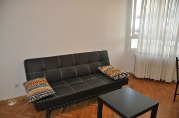 Alquilo piso de 1 dormitorio con muebles junto a calle mayor