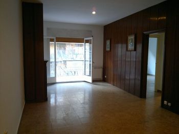 Piso amplio en Eix. Esquerre recien pintado - Sal�n