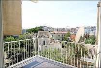 Piso todo exterior en zona residencial. Soleado y tranquilo.