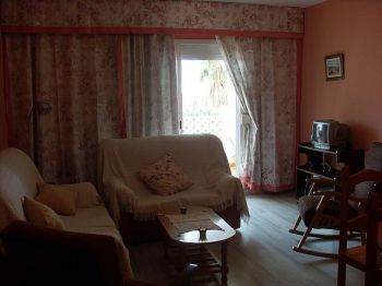 Piso de tres dormitorios y piscina en san pedro - Sal�n