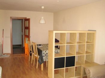 Piso de 4 habitaciones semi amueblado