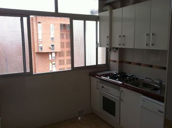 Econ�mico y amplio piso en el centro de M�laga - Cocina