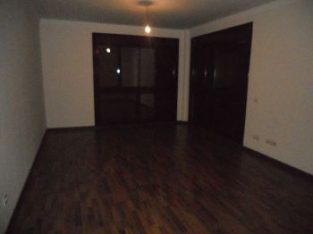 Piso de 3 dormitorios sin muebles