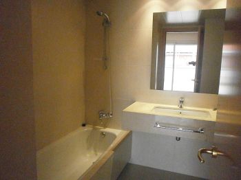 D�plex alto estanding con piscina individual