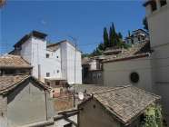 Se alquila �tico en plaza nueva, dos dorm, calefacci�n centr