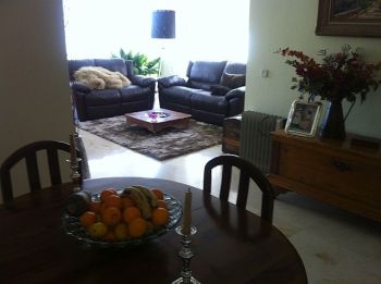 Piso en residencial con jardines y piscina comunitarios