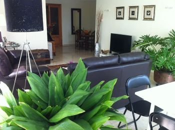 Piso en residencial con jardines y piscina comunitarios