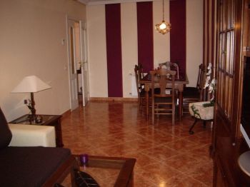 Piso precioso, amueblado, garaje y piscina - Sal�n