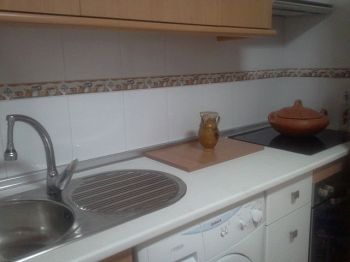 Casa adosada en muy buenas condiciones, con patio - Cocina