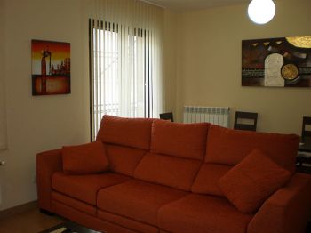 Apartamento reformado. Servicios Centrales. Junto Calle Toro
