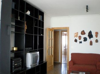 Piso amueblado a 2 min. Del Corte Ingl�s - Sal�n