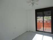 En Nag�eles, sin muebles