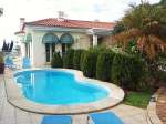 Exclusiva villa de 4 Dorm con piscina y terraza