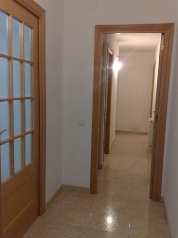 Piso de 4 habit. Con parking y trastero incluido 665 Euros - Pasillo