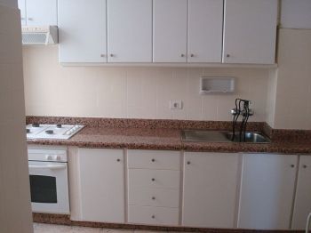 Muy cerca del tranvia de la paz 3 dorm sin muebles 450euros - Cocina