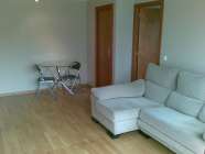 Zona Montilivi. Piso 2 habitaciones con muebles y pk.