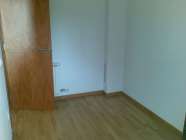 Zona Montilivi. Piso 2 habitaciones con muebles y pk.