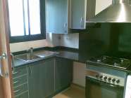 Zona Montilivi. Piso 2 habitaciones con muebles y pk.