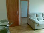 Zona Montilivi. Piso 2 habitaciones con muebles y pk.