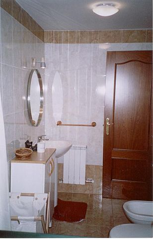 Piso en Tejares. Zona de los los Alcaldes - Ba�o