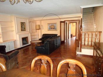 Amplio y luminoso chalet de 4 dormitorios - Sal�n