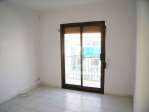 Piso exterior de 2 hab. Dobles y una individual.