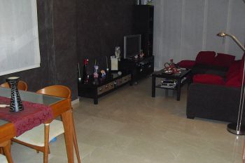 Obra semi nueva con piscina - Sal�n