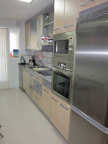 Excelente Piso en Jardines del Guadiana - Cocina