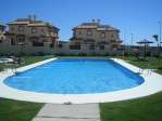 Casa en el campo de golf. Urbanizaci�n cerrada con