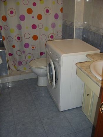 Se alquila piso de 1 habitacion en el centro