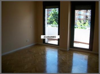 Piso 2 dormitorios con garaje