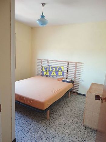 Cerca de renfe, 3 habitaciones, semiamueblado - Dormitorio