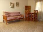Piso con 2 hab., pocos vecinos, bien comunicado,