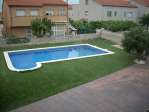 Pareada con amplios espacios, calefacci�n,garaje y