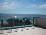 Piso en 1 l�nea de mar lateral