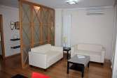 Precioso �tico de 2 habitaciones. En el centro de