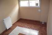 Se alquila espaciosa vivienda en el barrio de