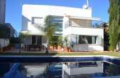 Casa de dise�o cerca colegio frances