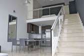 Loft de dise�o dos plantas amueblado