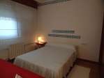 Bonito estudio con cama de matrimonio, amueblado